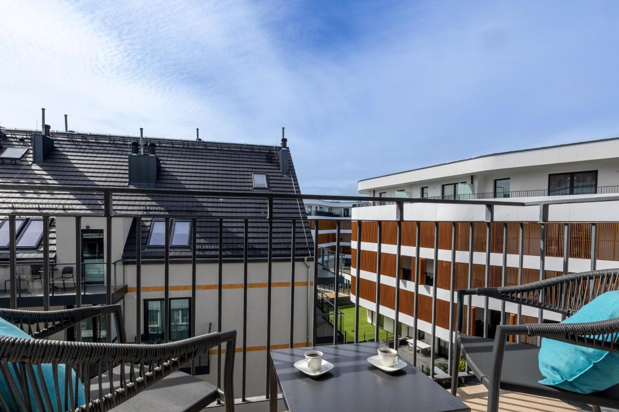 Seaside Breeze Stylish Apartment Balcony & Parking By Noclegi Renters Misdroy Exterior foto