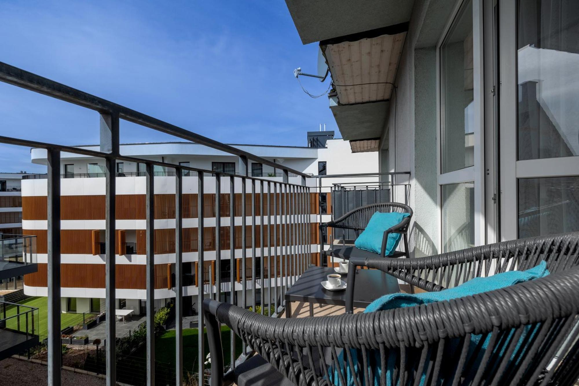 Seaside Breeze Stylish Apartment Balcony & Parking By Noclegi Renters Misdroy Exterior foto