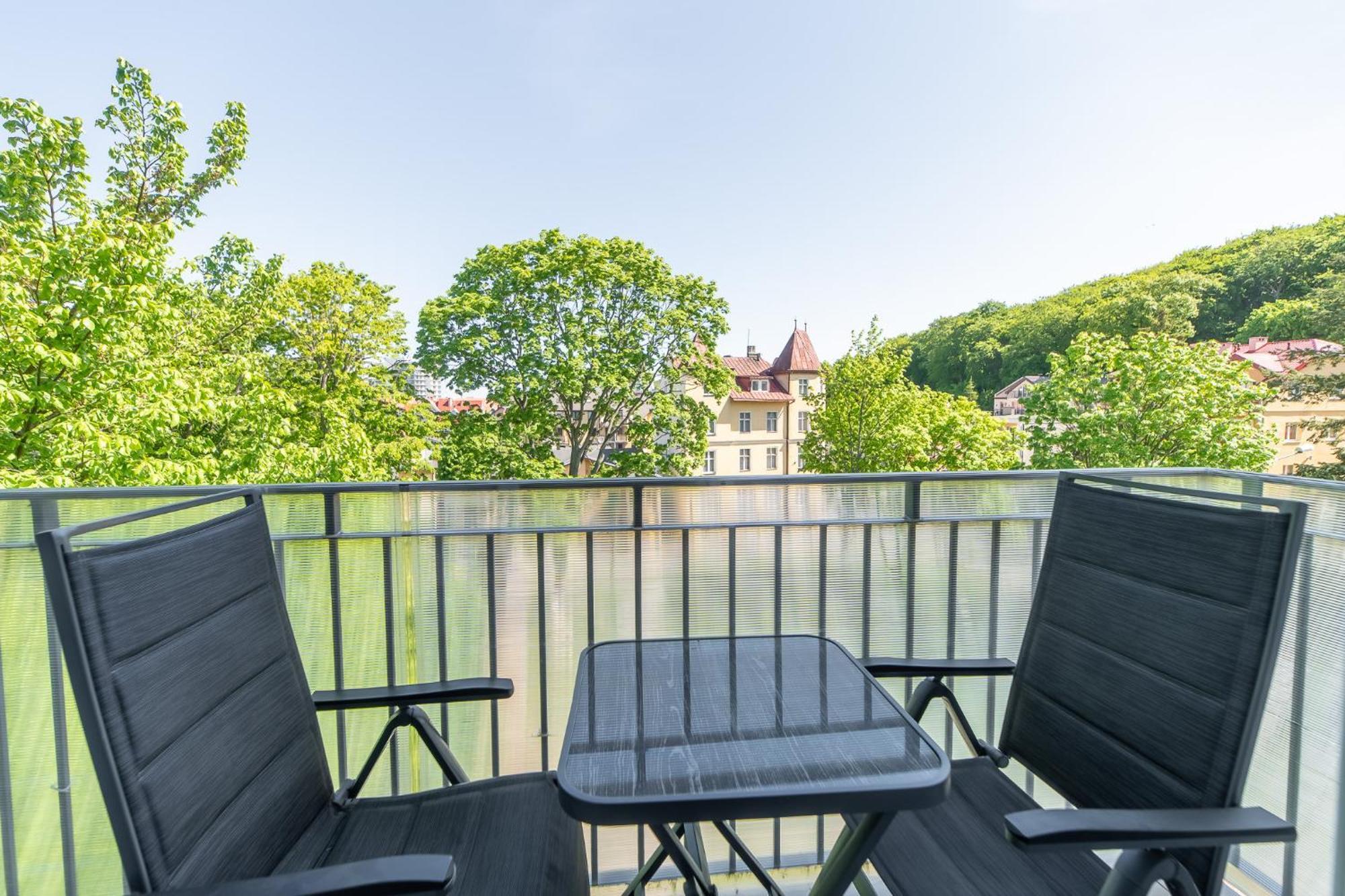 Seaside Breeze Stylish Apartment Balcony & Parking By Noclegi Renters Misdroy Exterior foto
